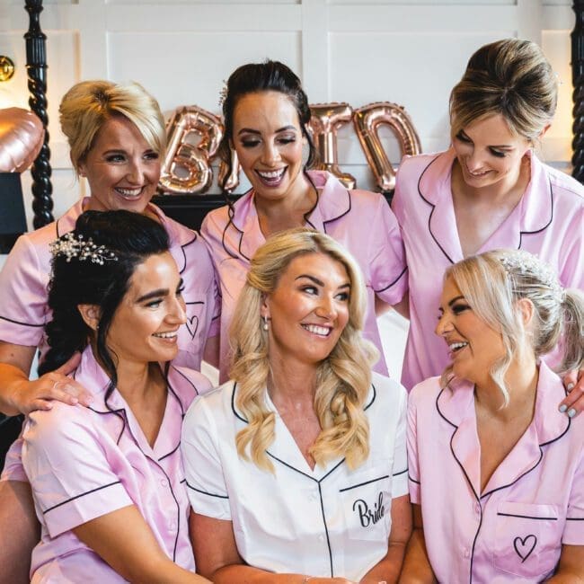 Loren & Lee-A75A4874 Girls in bridal prep room at manor house lindley