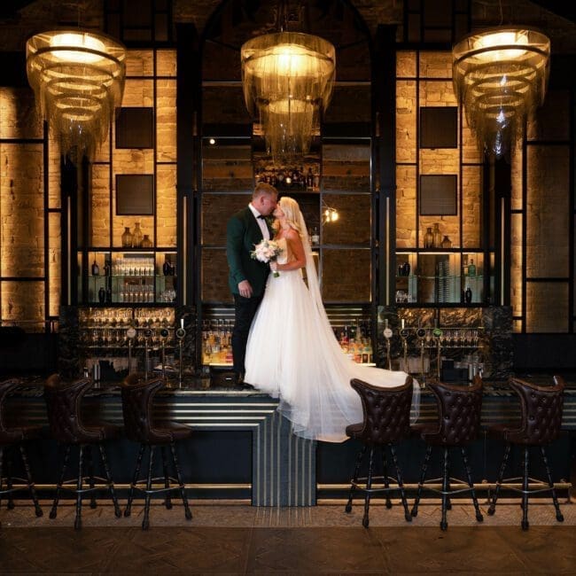 Loren & Lee-A75A5972_FINAL manor house lindley bar wedding photo