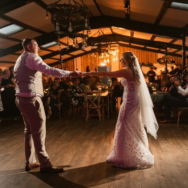 Faye & Tom – 1084 deighton lodge first dance