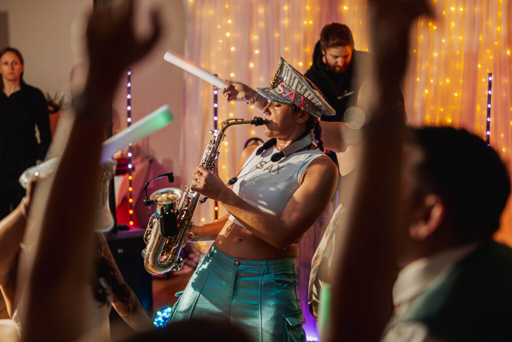 Ellie_Sax_Wedding (25)