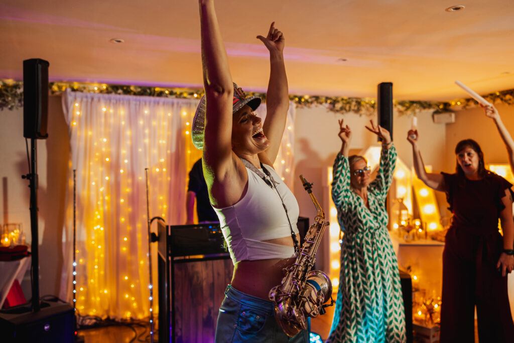 Ellie_Sax_Wedding (41)